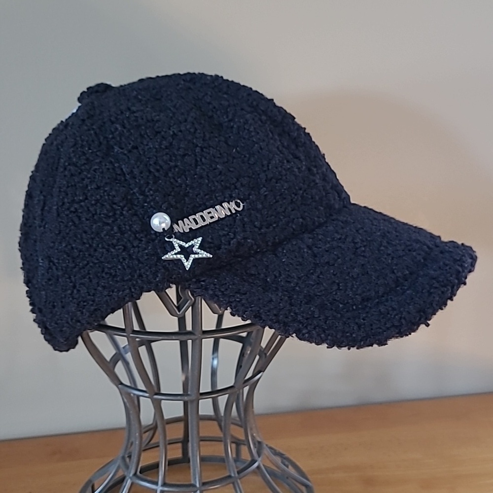 NWT MADDEN NYC Women's Sherpa Baseball Cap With Charm Detail, Black